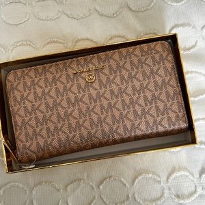Michael Kors Wallet *NEW*